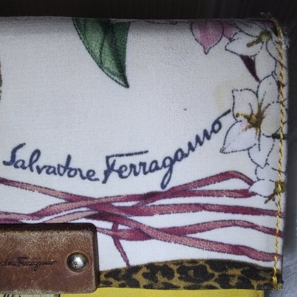 RARE Ferragamo vintage jungle tiger print compact wallet - Picture 4 of 9